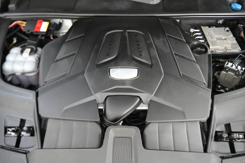 Porsche Cayenne Coupe 3.0 Sport Chrono, снимка 15 - Автомобили и джипове - 49799079