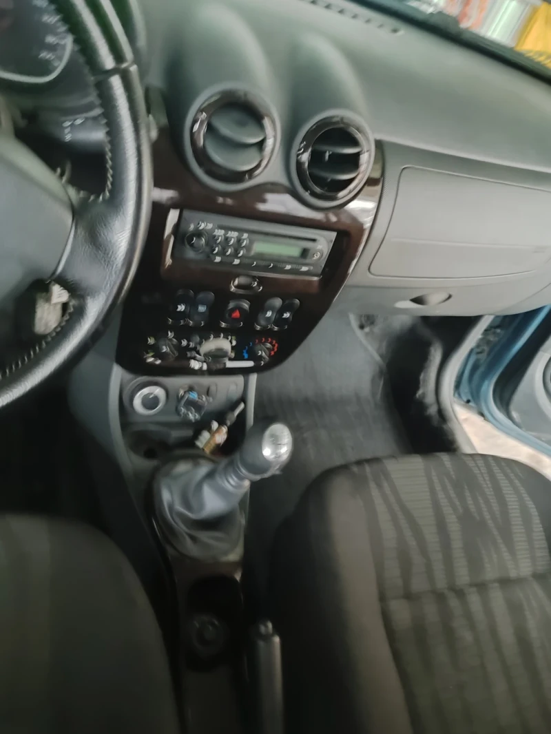 Dacia Duster 1.5dci, снимка 8 - Автомобили и джипове - 52580950