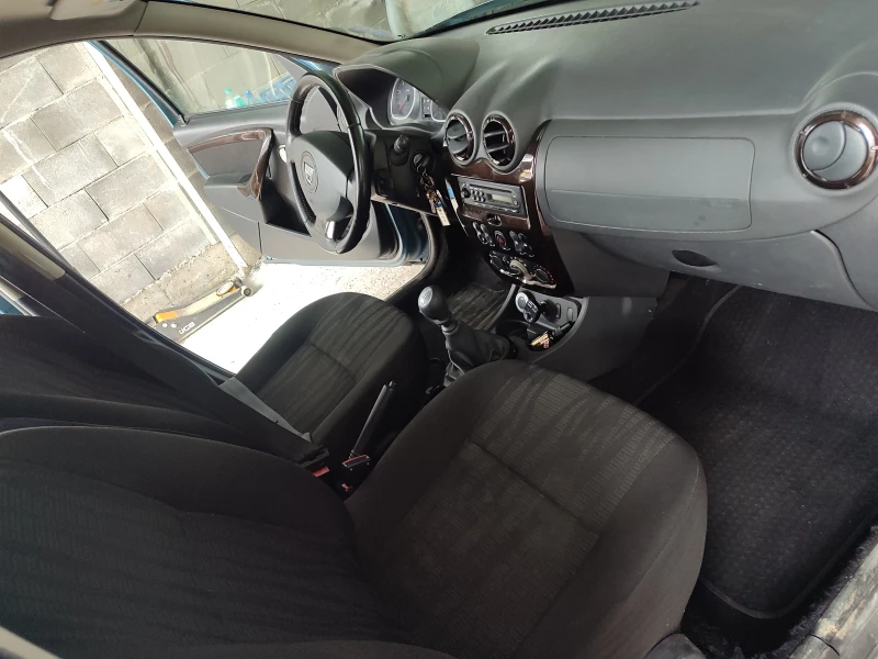 Dacia Duster 1.5dci, снимка 9 - Автомобили и джипове - 52580950