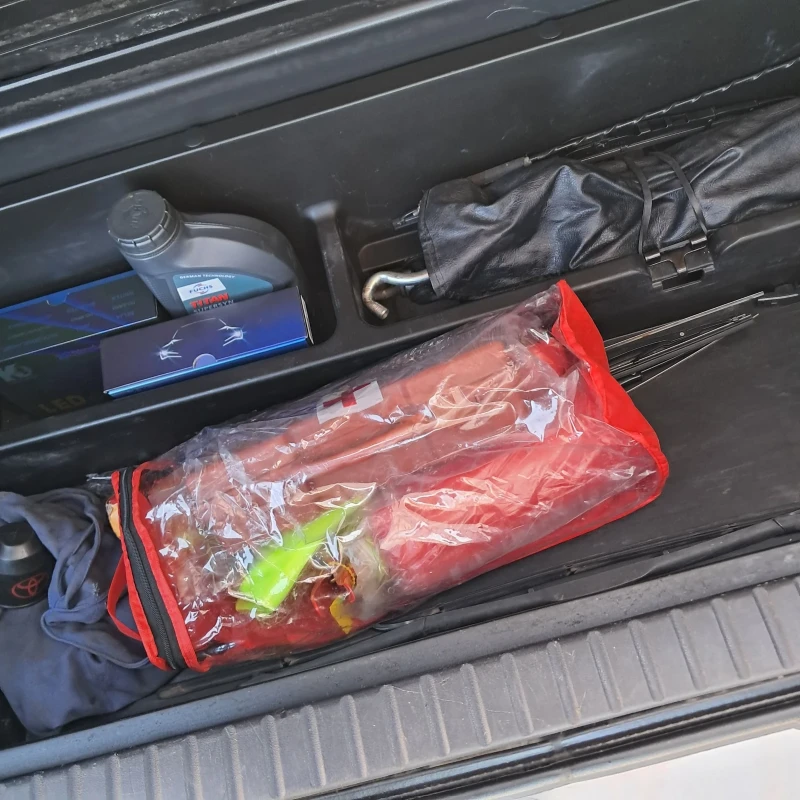 Toyota Rav4, снимка 13 - Автомобили и джипове - 53157045