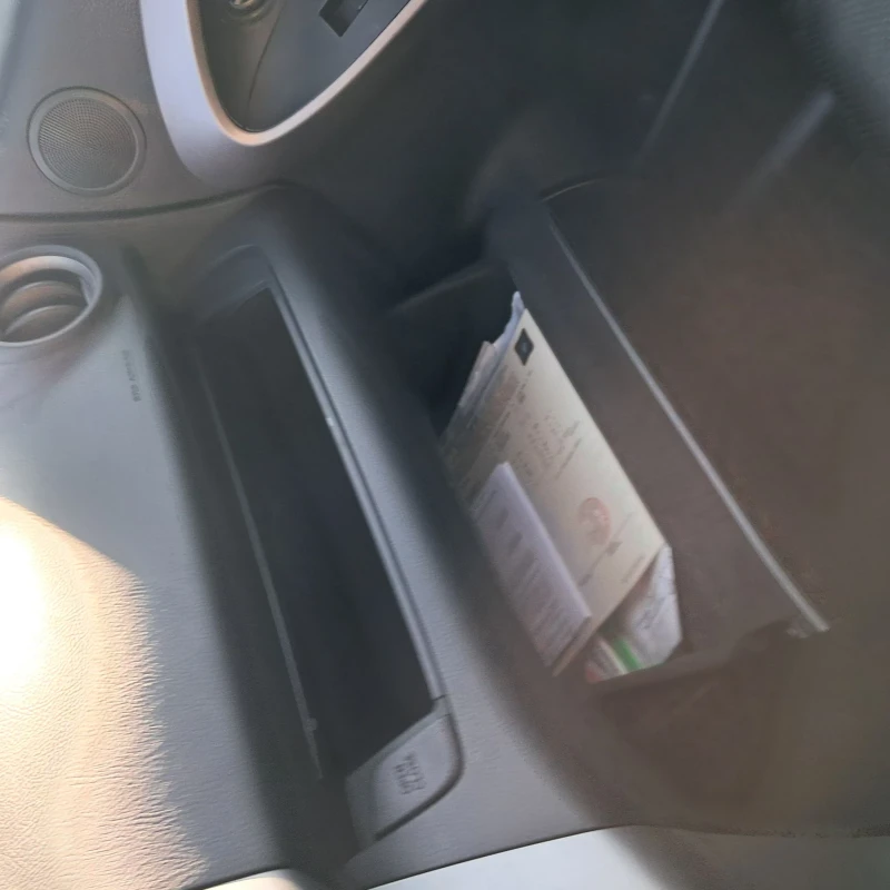 Toyota Rav4, снимка 12 - Автомобили и джипове - 53157045