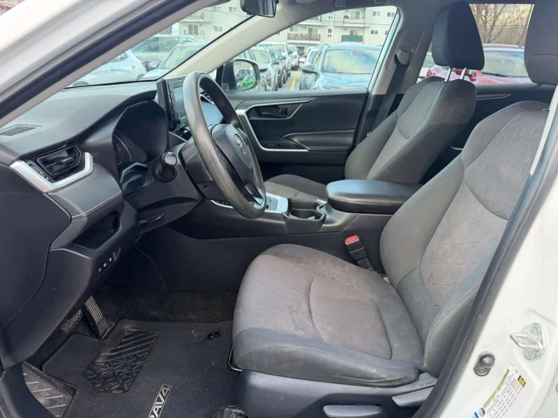 Toyota Rav4 * LE * CARFAX * ЦЕНА ДО БГ, снимка 11 - Автомобили и джипове - 53518871