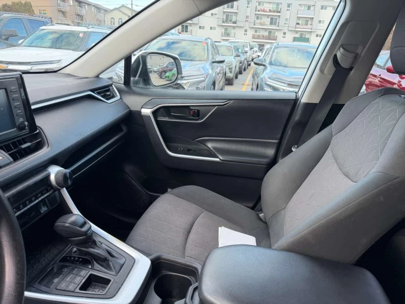 Toyota Rav4 * LE * CARFAX * ЦЕНА ДО БГ, снимка 17 - Автомобили и джипове - 53518871