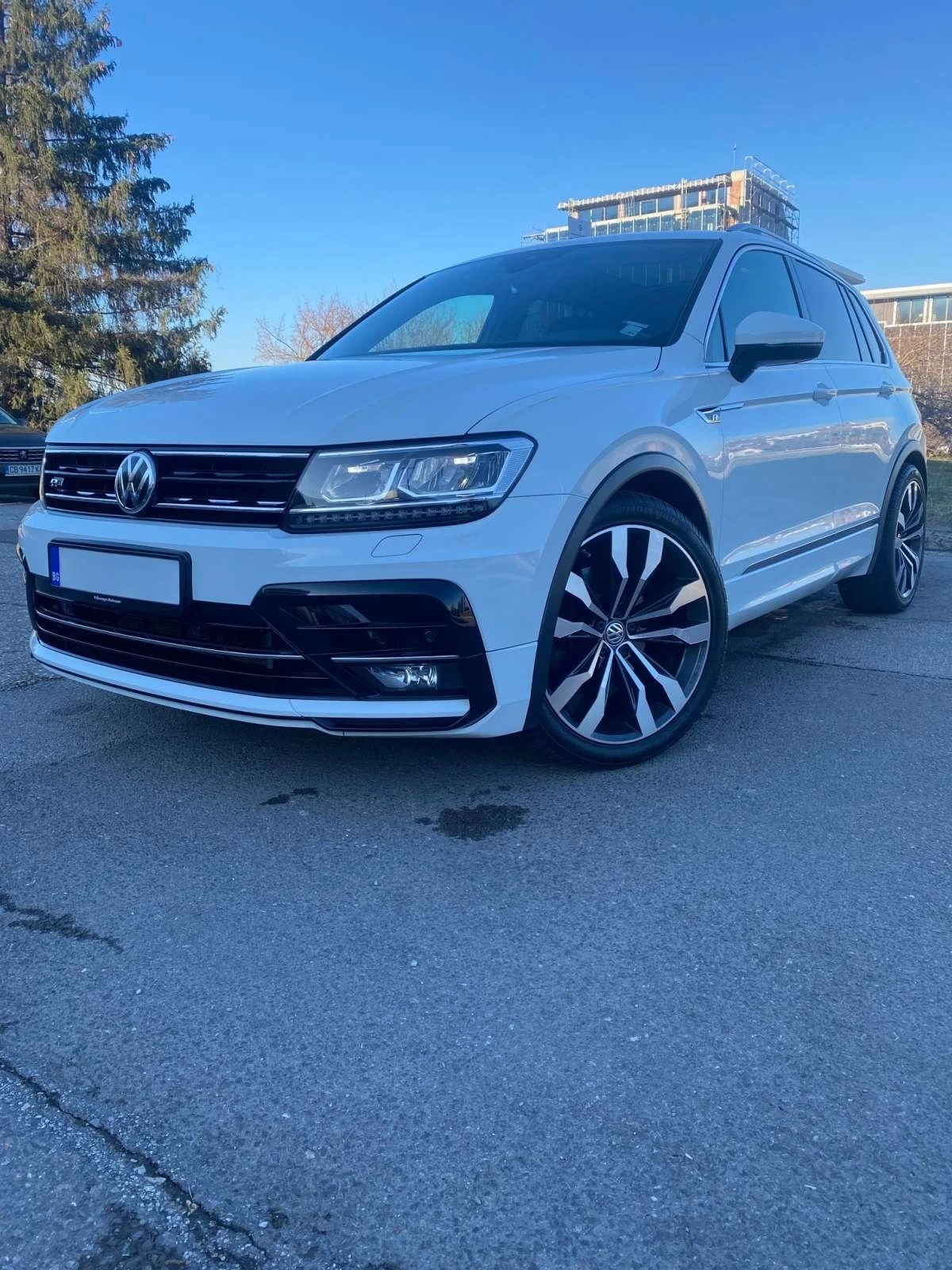 VW Tiguan R-line 2.0 TDI 240к.с 4 MOTION Германия - изображение 3