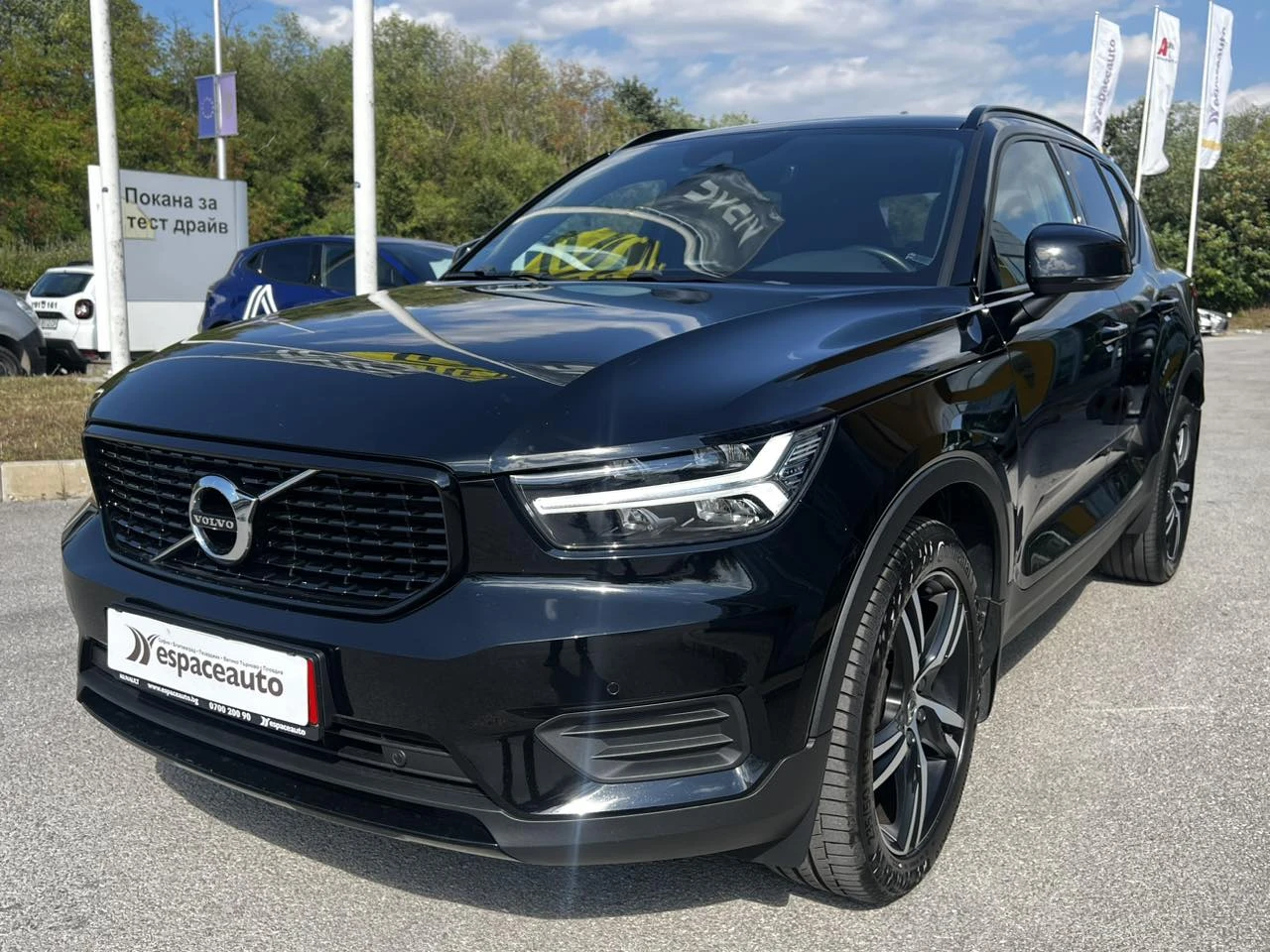 Volvo XC40 2.0 D4 / 200 к.с. / АWD R DESIGN - [1] 