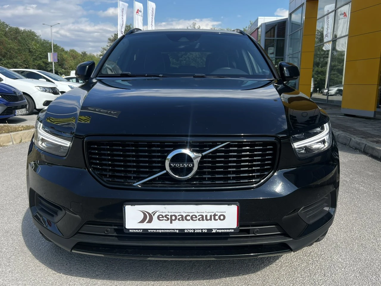 Volvo XC40 2.0 D4 / 200 к.с. / АWD R DESIGN - изображение 2