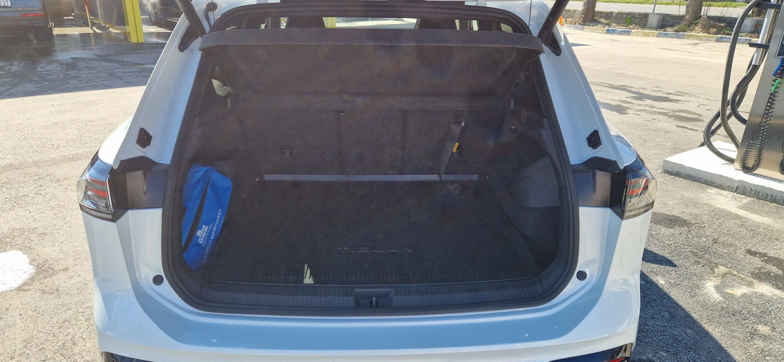 VW Tiguan R-LINE Plus ГАРАНЦИЯ, снимка 16 - Автомобили и джипове - 53975717