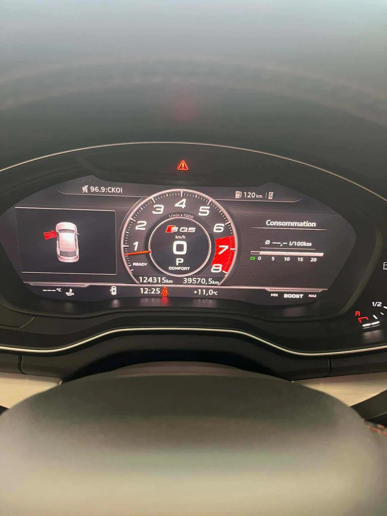 Audi SQ5 TECHNIK * CAR FAX * ПОДГРВЕ * ПАНОРАМА, снимка 9 - Автомобили и джипове - 54115751