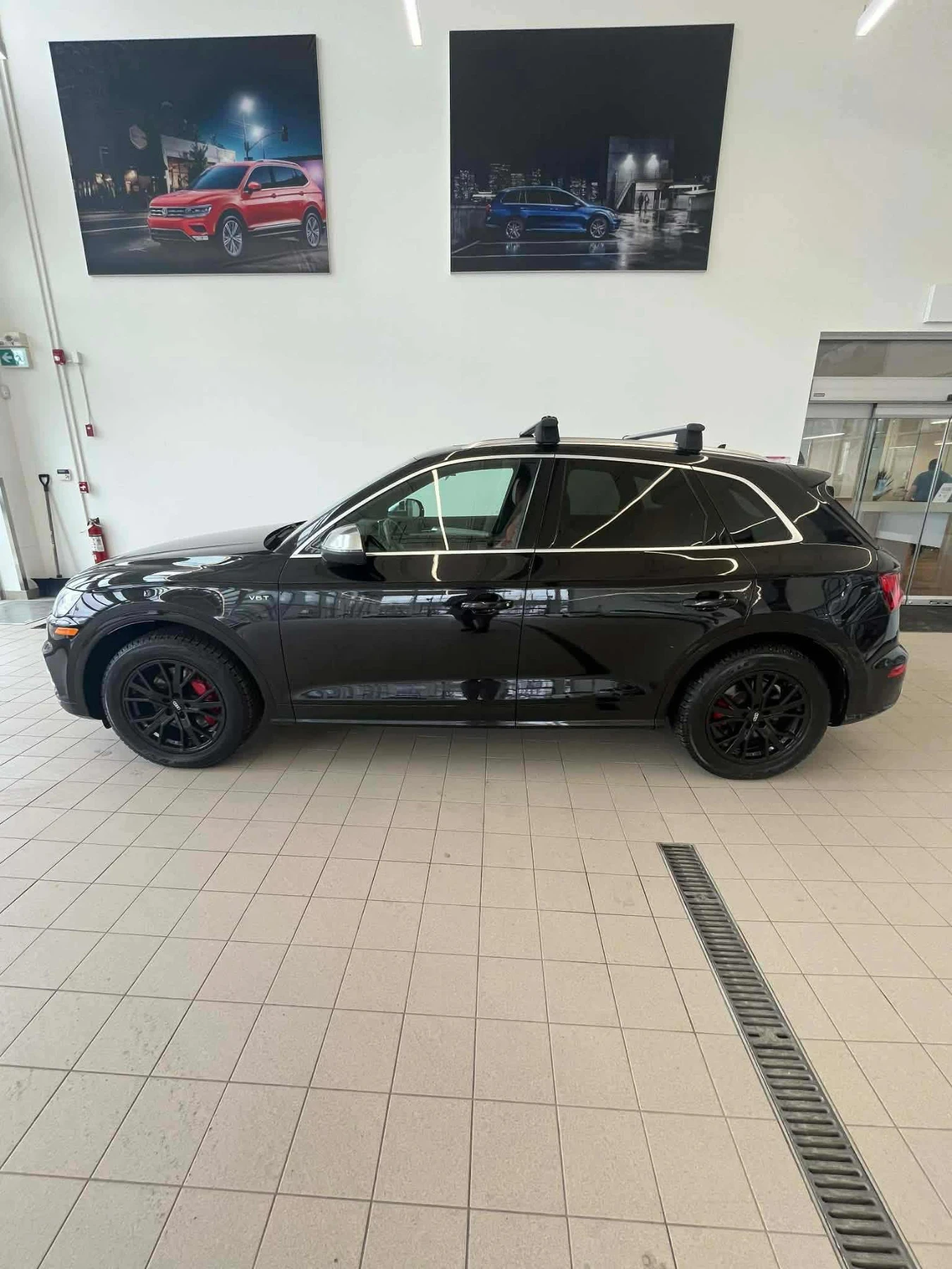 Audi SQ5 TECHNIK * CAR FAX * ПОДГРВЕ * ПАНОРАМА, снимка 4 - Автомобили и джипове - 54115751