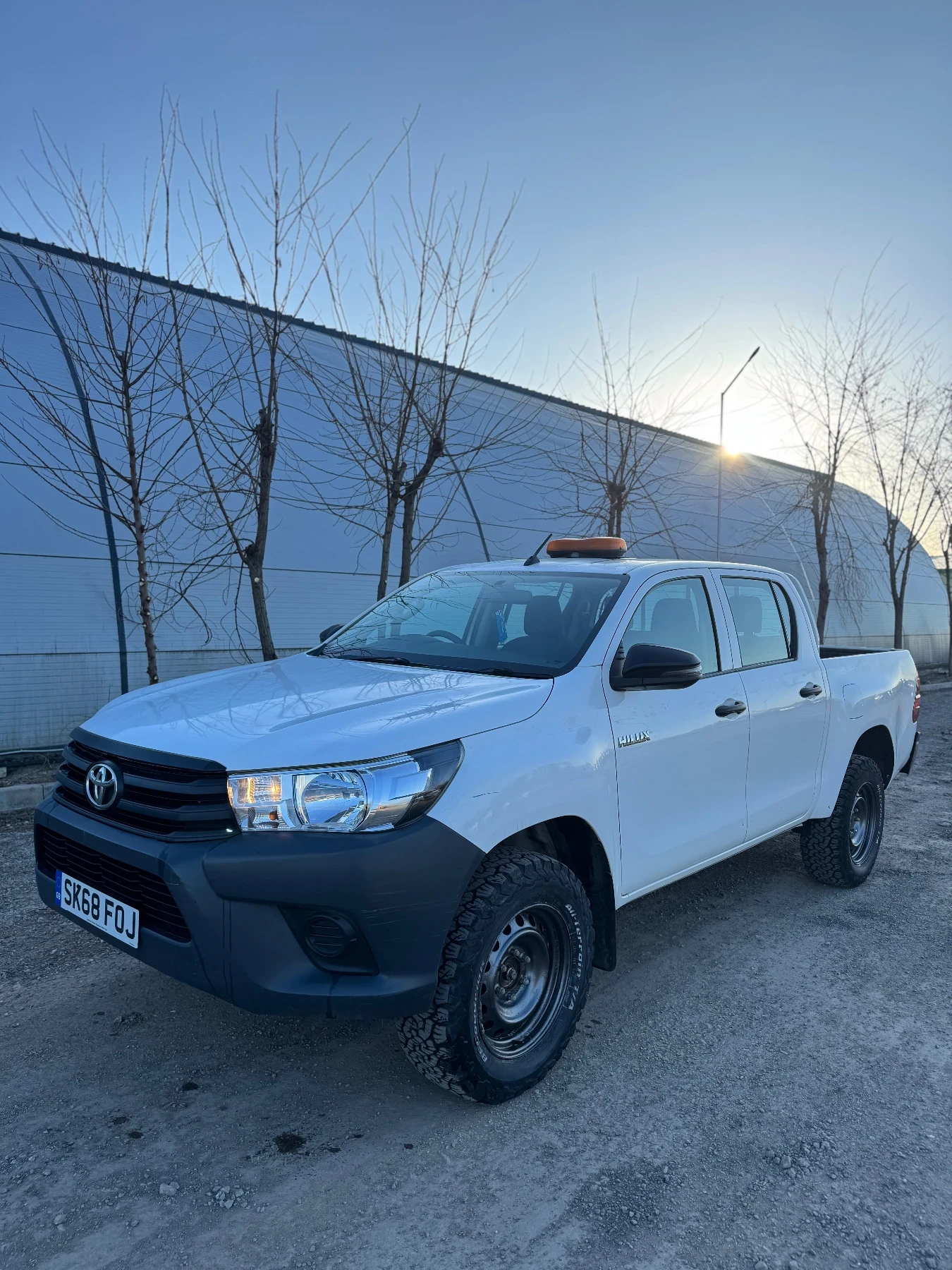 Toyota Hilux, снимка 2 - Автомобили и джипове - 54399864