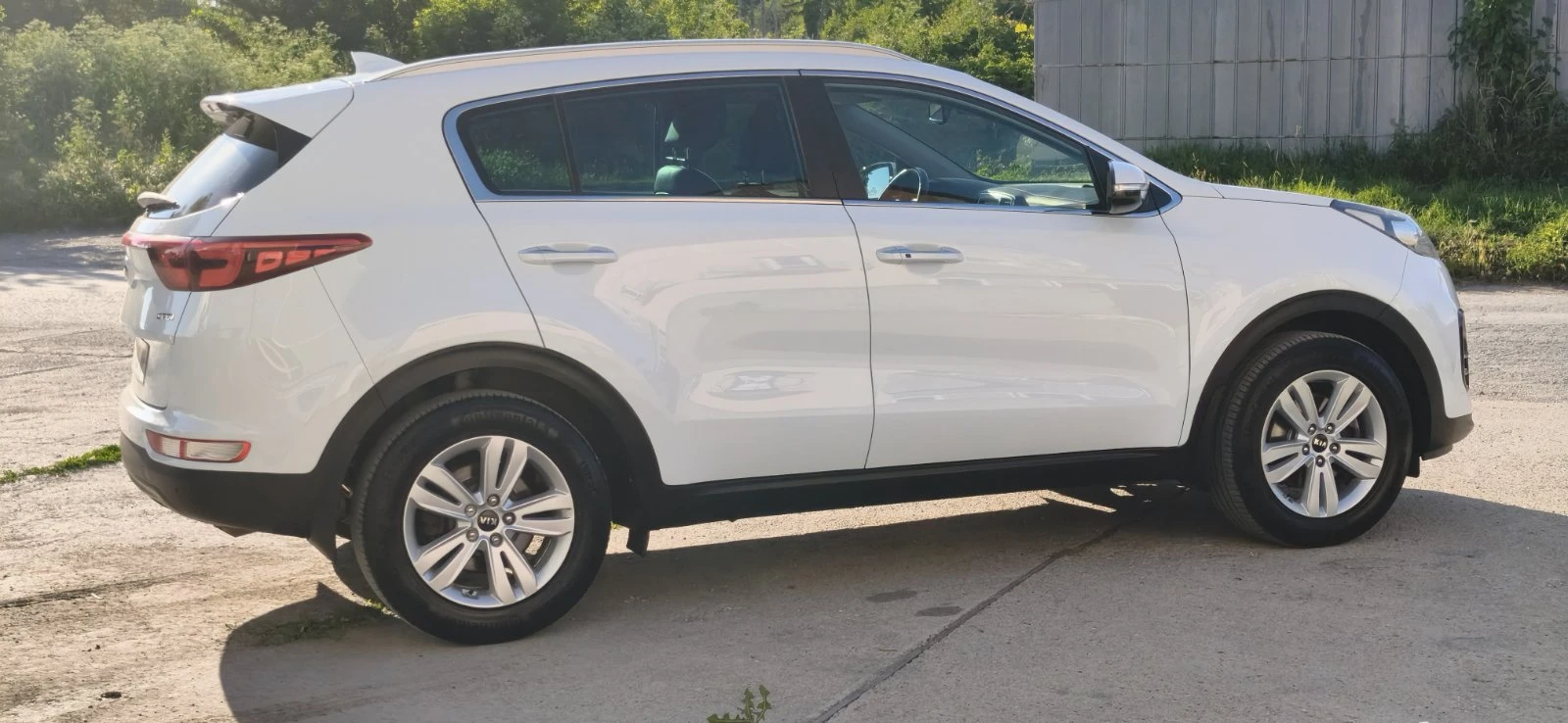 Kia Sportage 1.7 CRDi EURO6B* КАМЕРА* NAVI* 176КМ, снимка 7 - Автомобили и джипове - 54857867