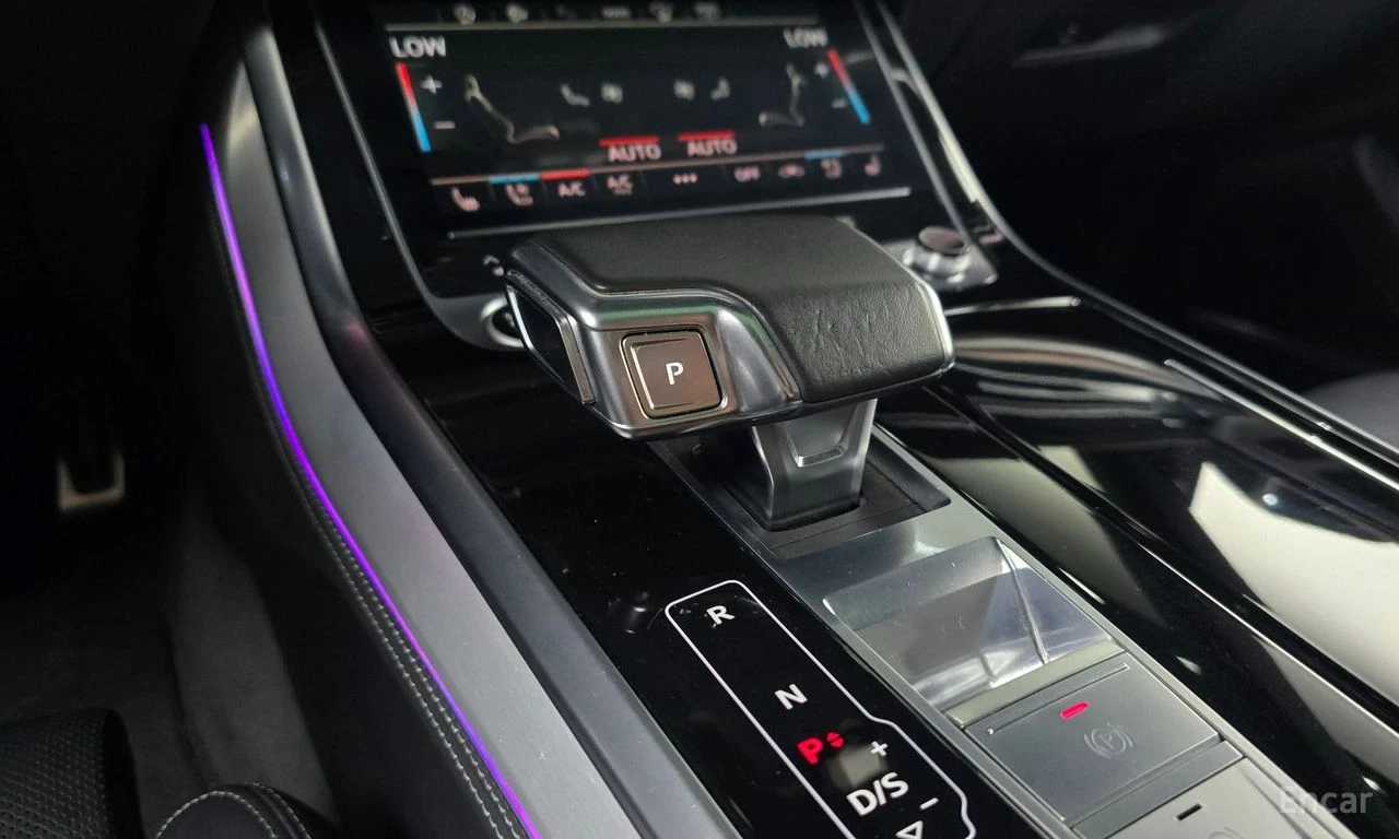 Audi Q8 * ФИКСИРАНА ЦЕНА ДО БЪЛГАРИЯ * АВТОКРЕДИТ, снимка 12 - Автомобили и джипове - 55421811