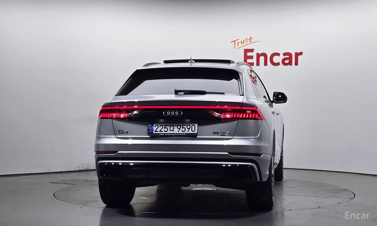 Audi Q8 * ФИКСИРАНА ЦЕНА ДО БЪЛГАРИЯ * АВТОКРЕДИТ, снимка 4 - Автомобили и джипове - 55421811