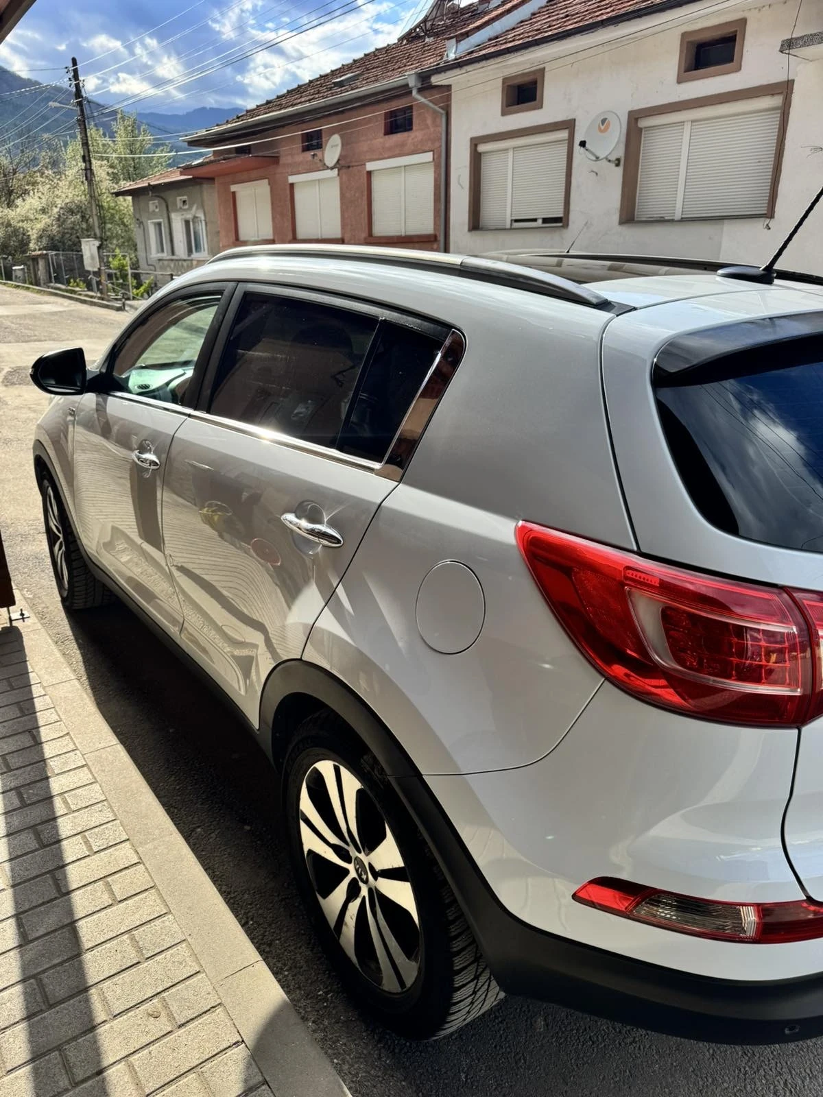 Kia Sportage, снимка 13 - Автомобили и джипове - 55623766