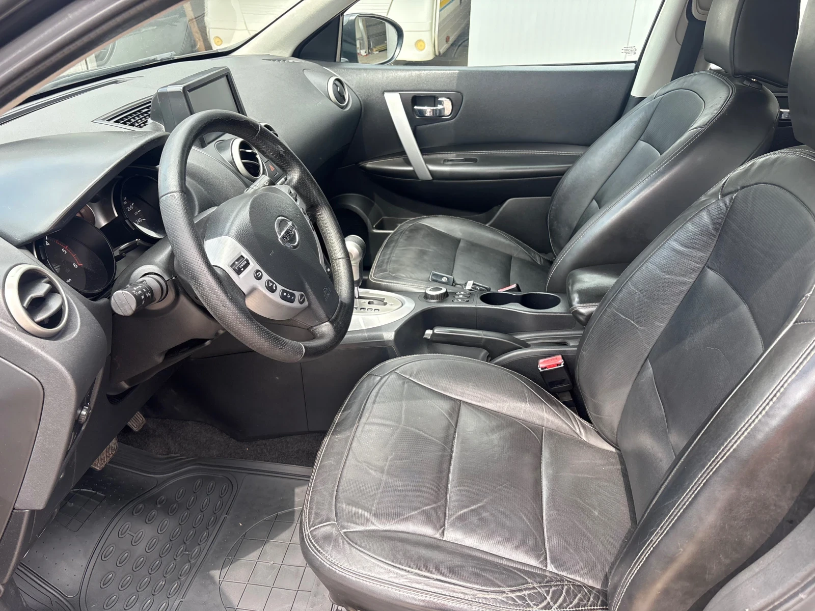 Nissan Qashqai 2.0DCI 4x4 Automat Italiq, снимка 8 - Автомобили и джипове - 55687092