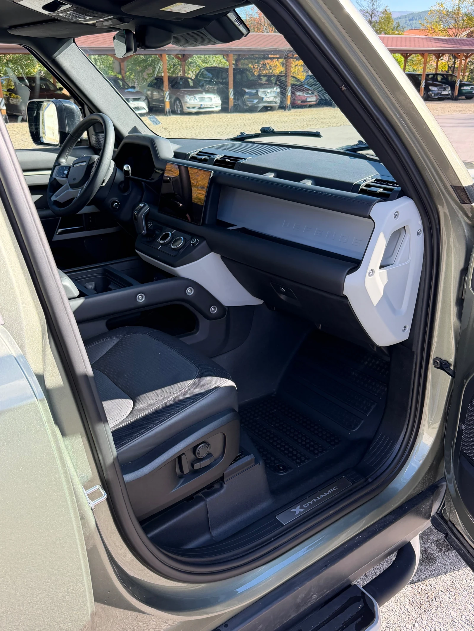 Land Rover Defender X dainamic, снимка 6 - Автомобили и джипове - 56625568