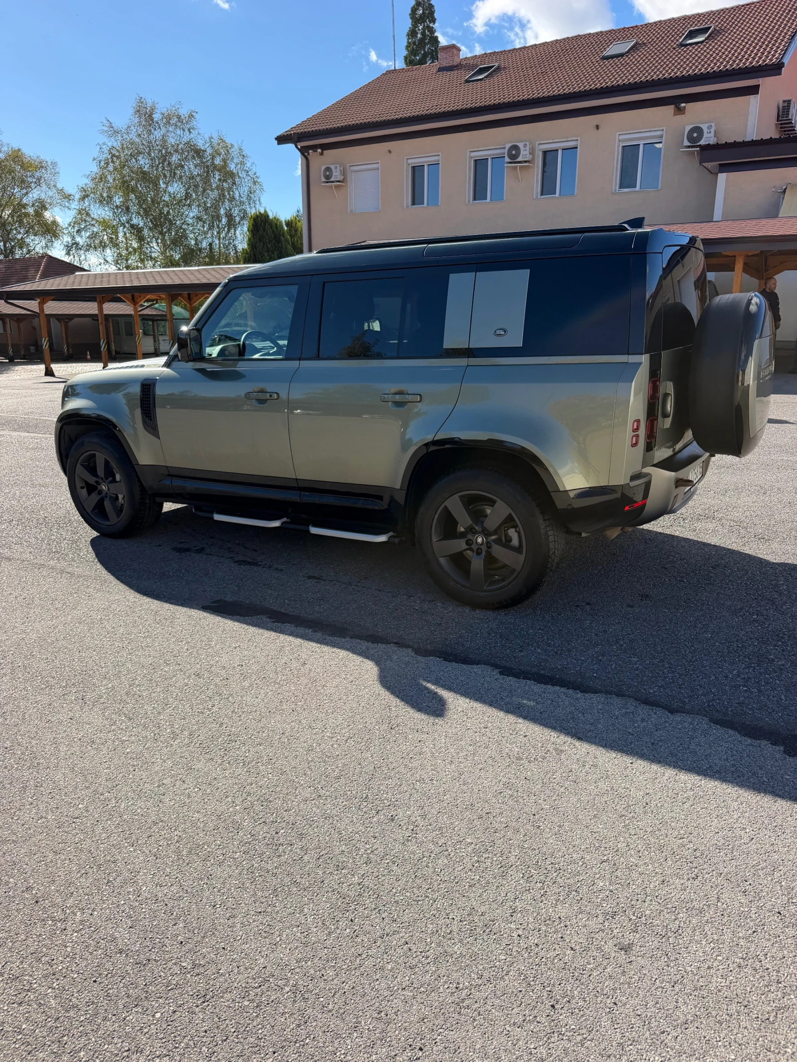 Land Rover Defender X dainamic, снимка 4 - Автомобили и джипове - 56625568