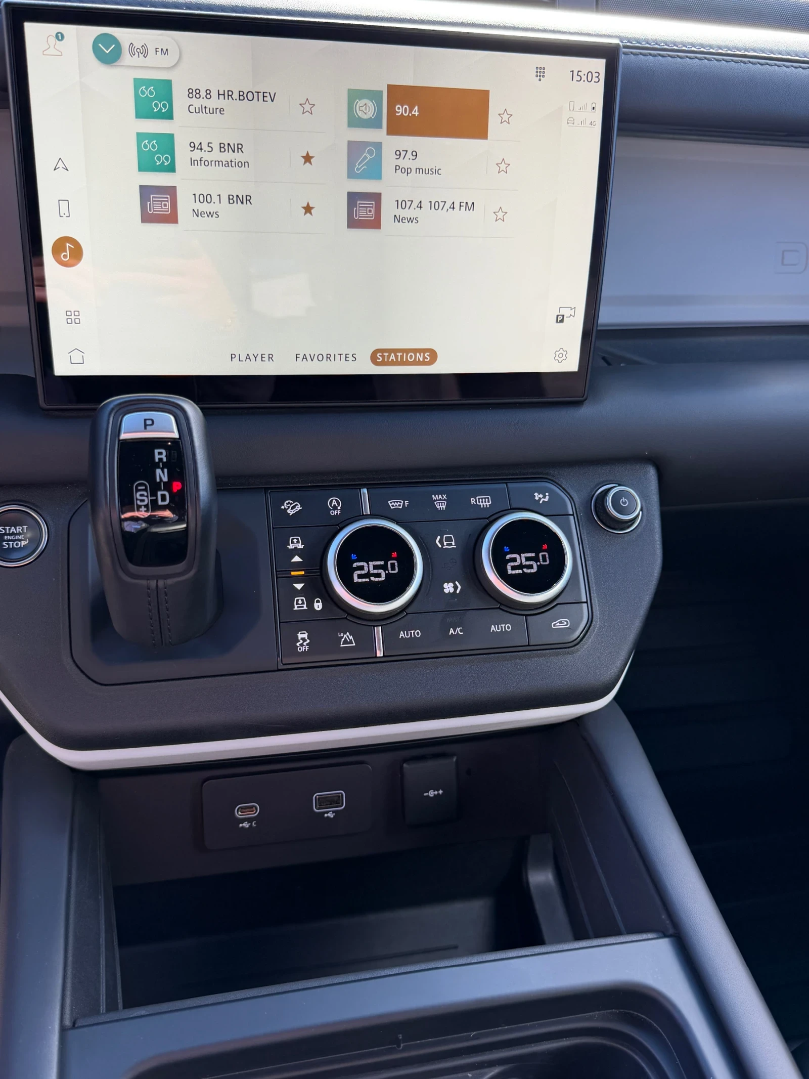 Land Rover Defender X dainamic, снимка 7 - Автомобили и джипове - 56625568