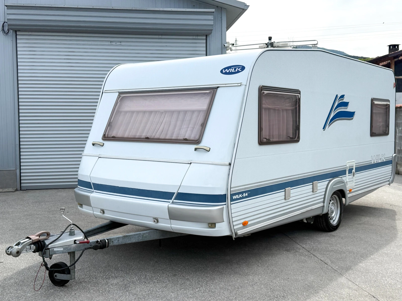 Каравана Wilk S4* * * * 490 EU+ ФОРСЕЛТ/MOTOR MOVER, снимка 4 - Каравани и кемпери - 54545876