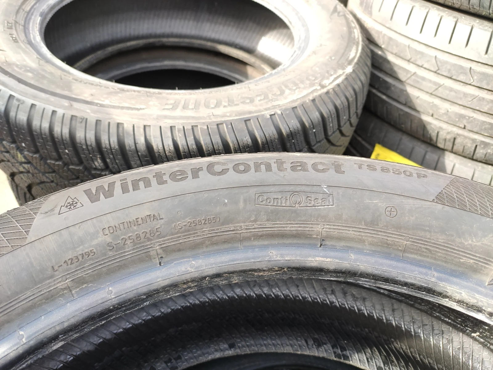 Гуми Зимни 215/50R19, снимка 8 - Гуми и джанти - 56725158