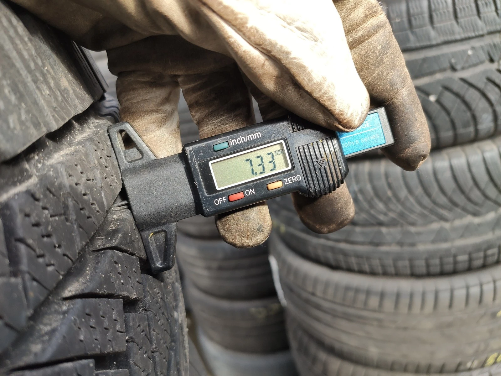 Гуми Зимни 215/50R19, снимка 6 - Гуми и джанти - 56725158