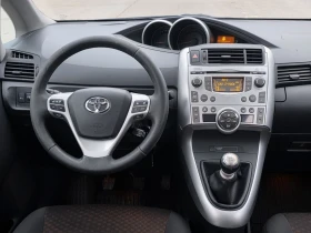 Toyota Verso 1.8 147к.с Панорама, Сервизна история!, снимка 10