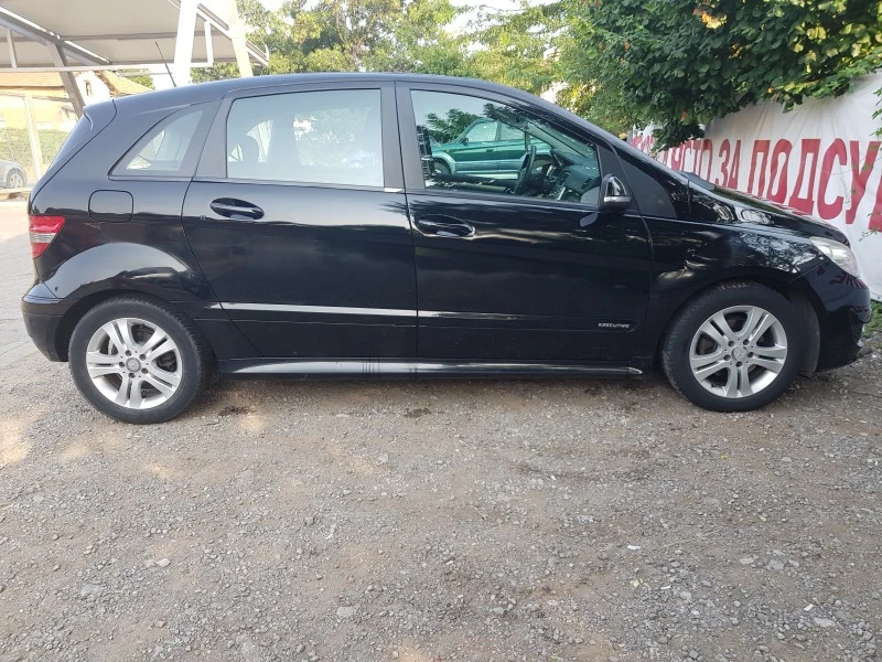 Mercedes-Benz B 180, снимка 6 - Автомобили и джипове - 44518555