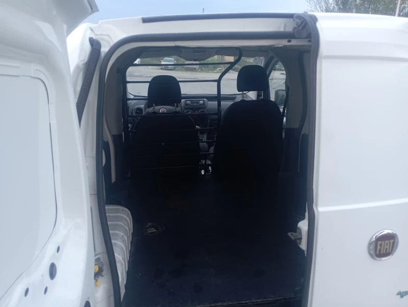 Fiat Fiorino 1.4GNG, снимка 11 - Автомобили и джипове - 47360892