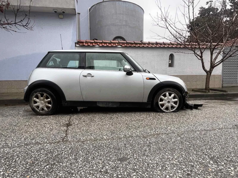 Mini One, снимка 3 - Автомобили и джипове - 48603343