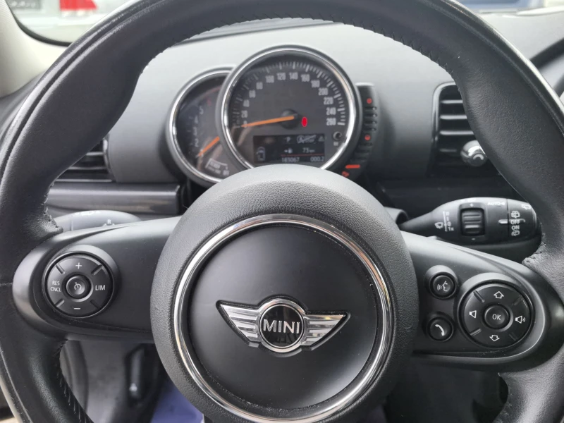 Mini Clubman 1.5 D, снимка 11 - Автомобили и джипове - 52799873