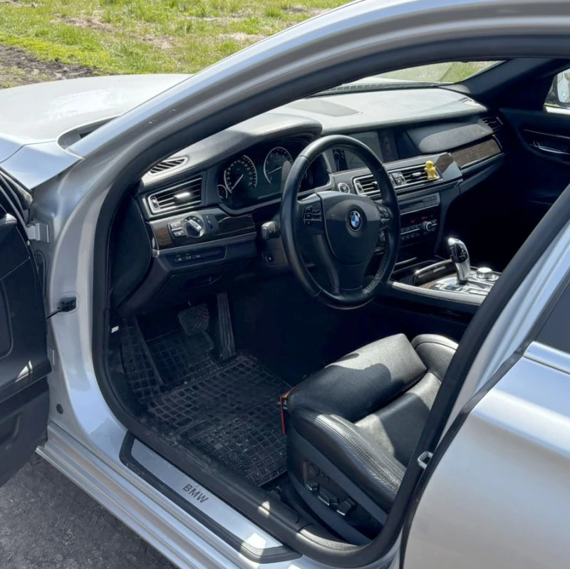 BMW 750 4.4 Twinpower, снимка 5 - Автомобили и джипове - 50034293