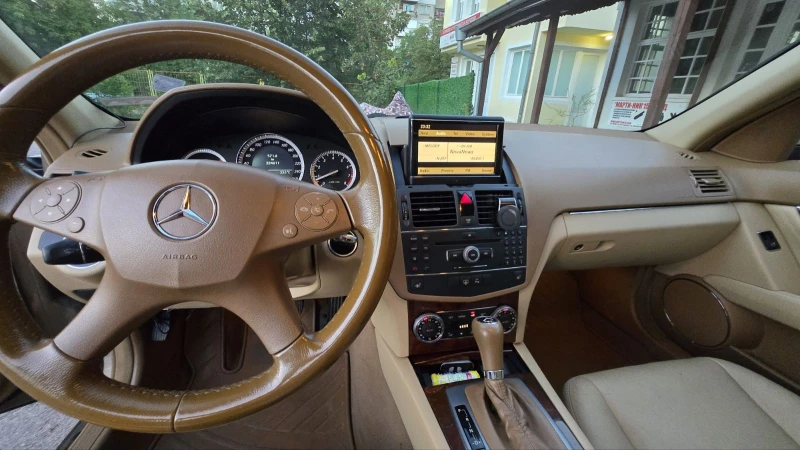 Mercedes-Benz C 280 Elegance, панорама, кожа, навигация, биксенон, снимка 10 - Автомобили и джипове - 52655383