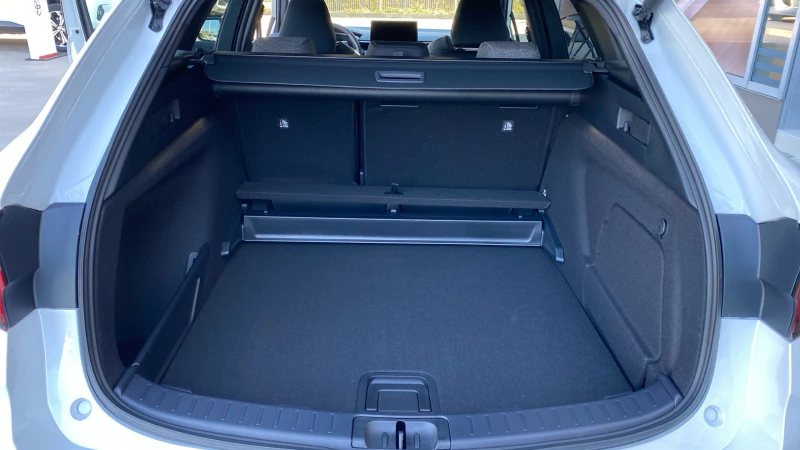 Toyota Corolla T.S 2.0 HEV Exec. Plus, снимка 13 - Автомобили и джипове - 52239364