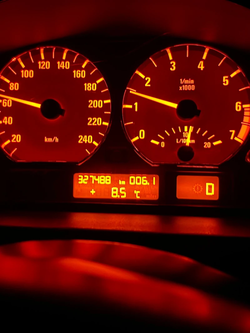 BMW 323 2.2 170 к, снимка 8 - Автомобили и джипове - 52559426