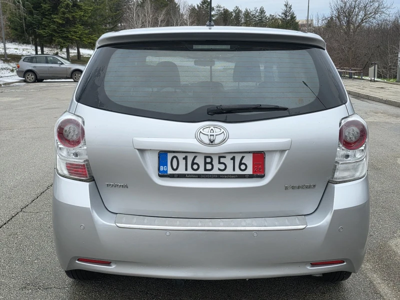 Toyota Verso 1.8 147к.с Панорама, Сервизна история!, снимка 8 - Автомобили и джипове - 53300493