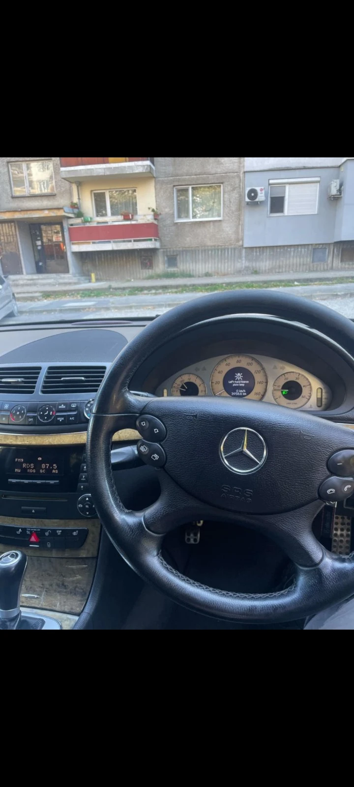 Mercedes-Benz E 320, снимка 6 - Автомобили и джипове - 48241686