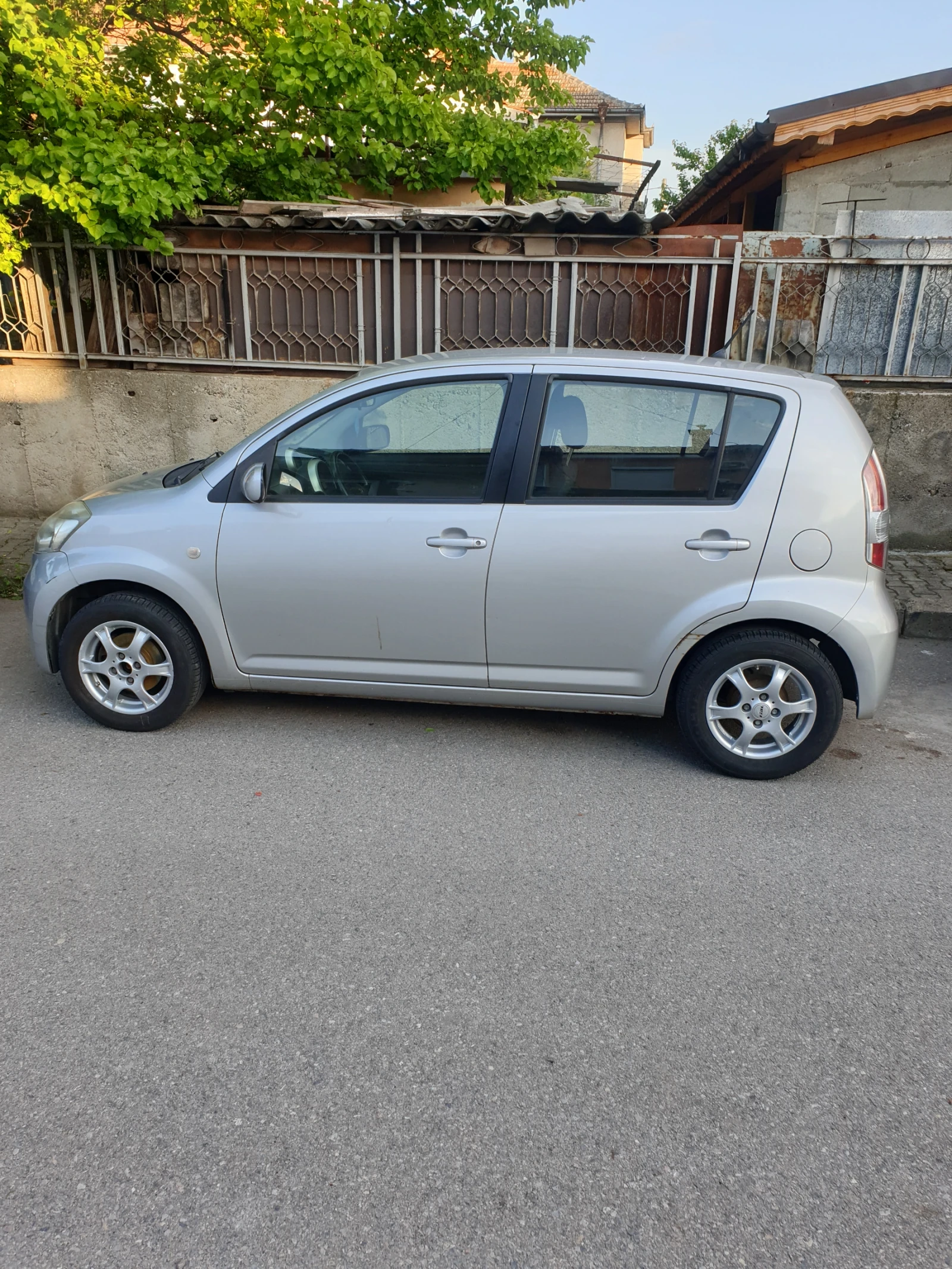 Daihatsu Sirion 1, 3 i - изображение 9