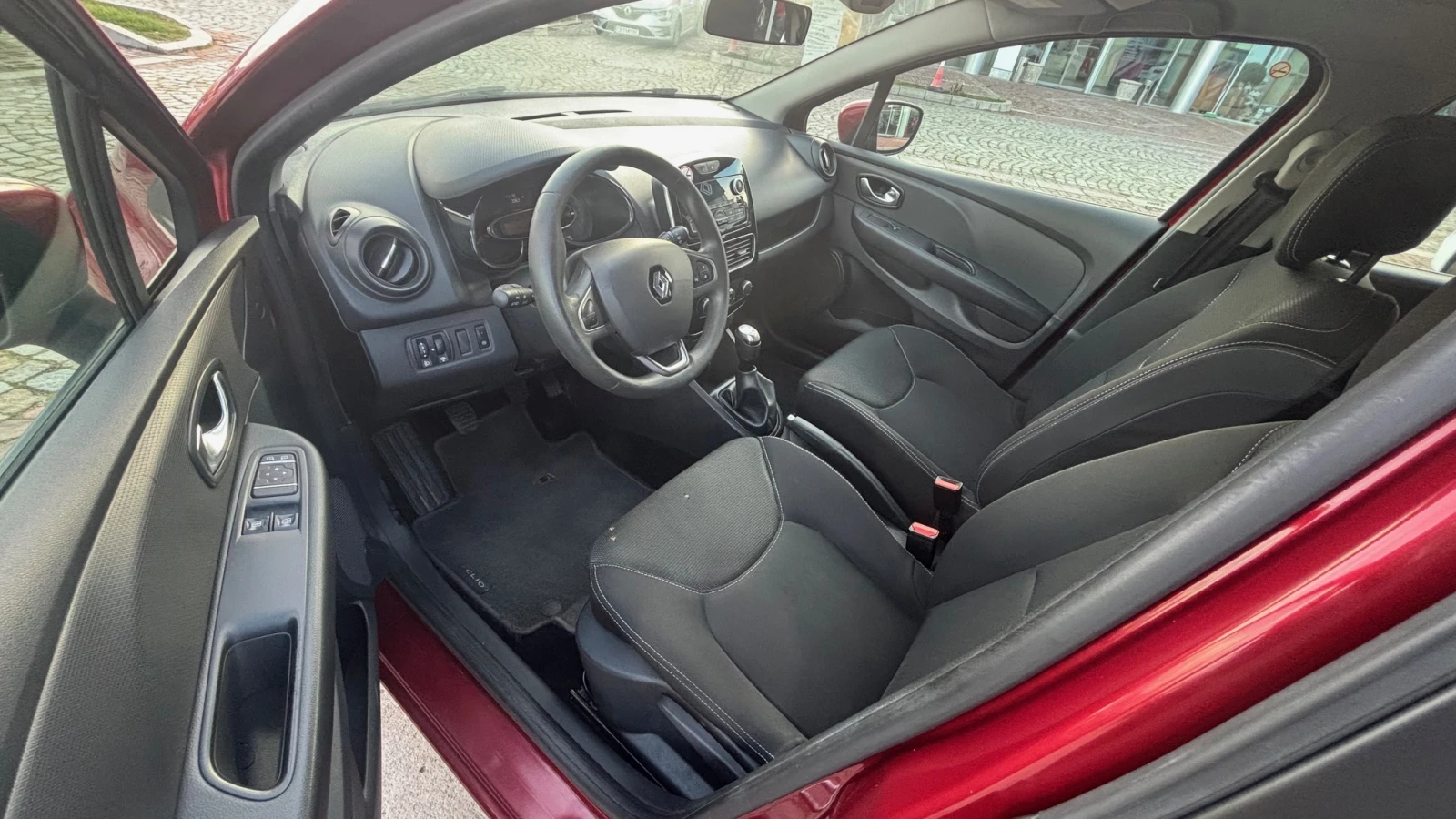 Renault Clio IV Grandtour TCe 75 к.с. Stop&Start BVM5, снимка 15 - Автомобили и джипове - 51116987