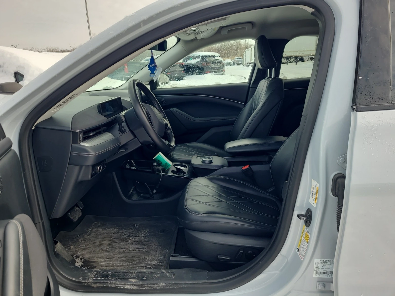 Ford Mustang Mach-E * * CARFAX * * АВТО КРЕДИТ * * , снимка 6 - Автомобили и джипове - 53817602