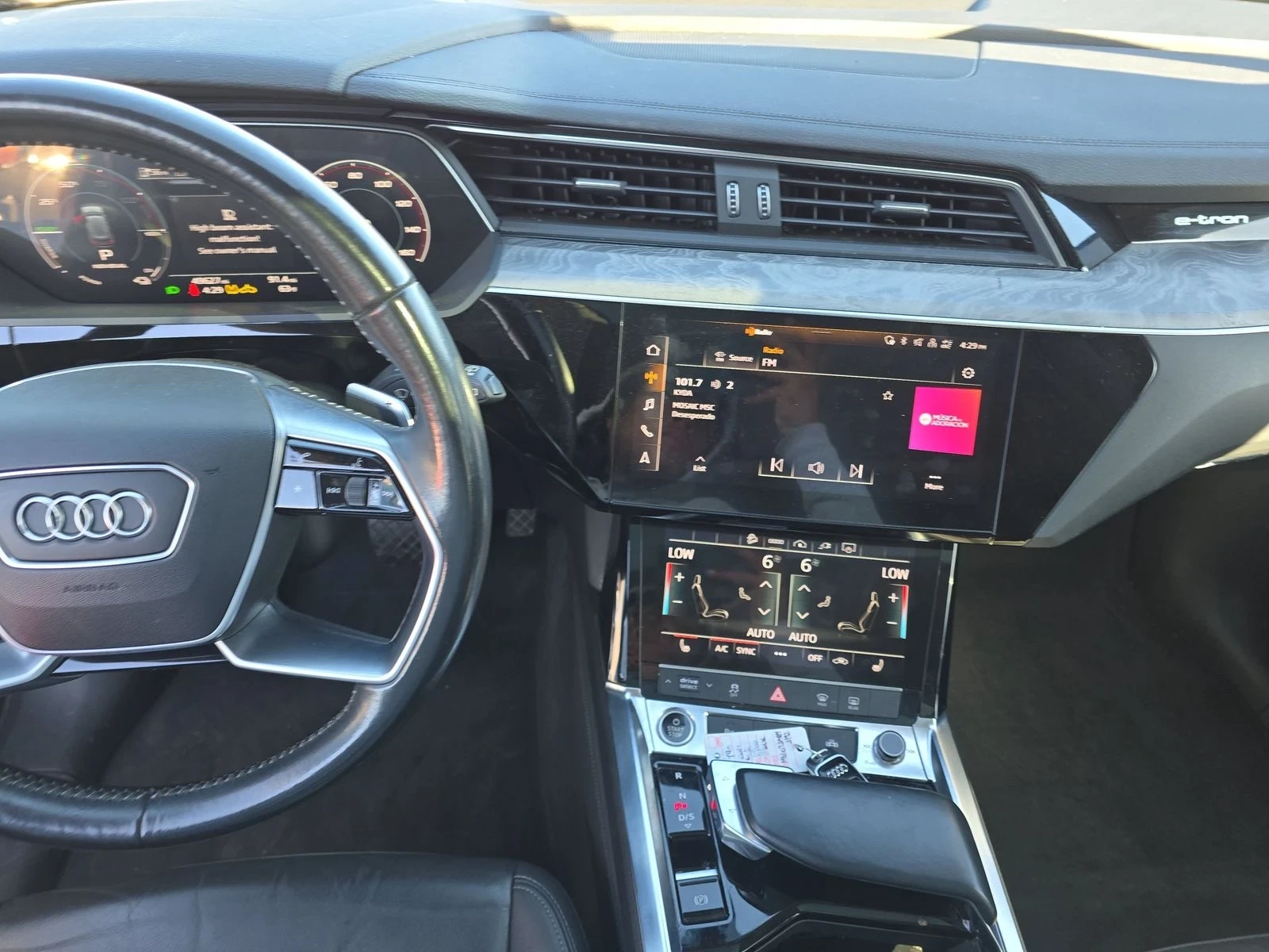 Audi E-Tron Premium, снимка 11 - Автомобили и джипове - 53842608