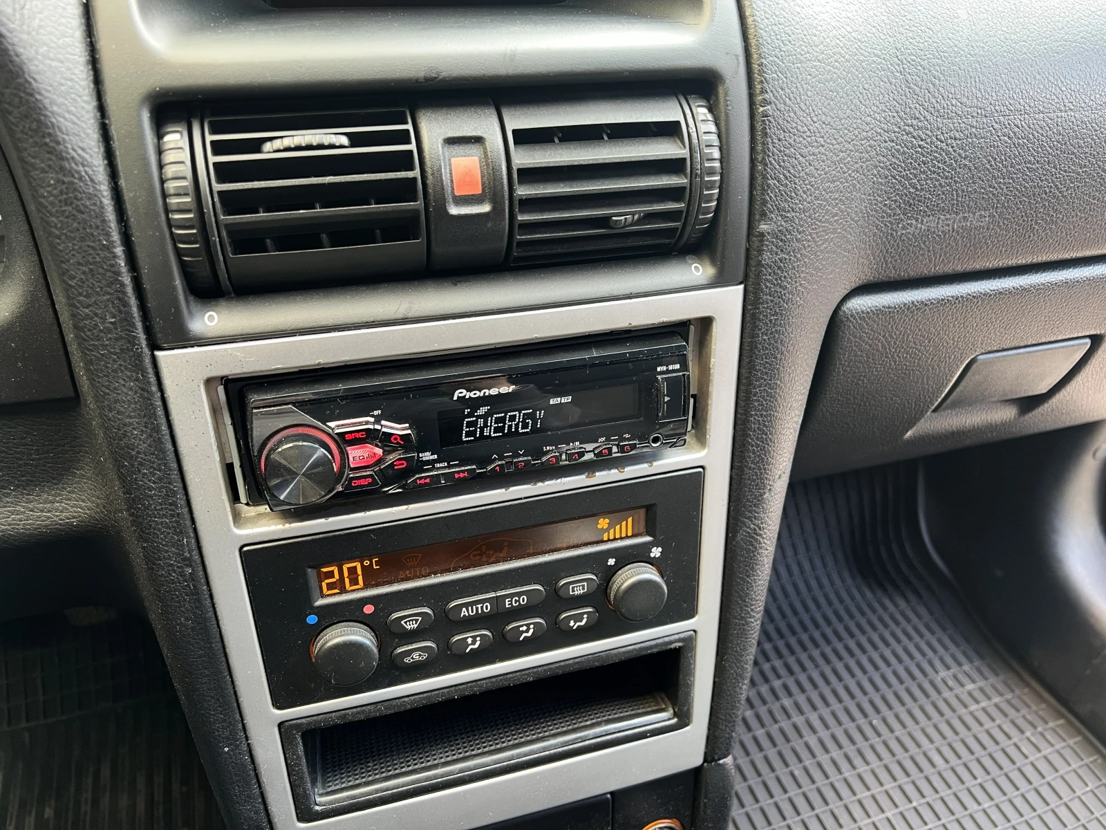 Opel Astra G/ 1.6 / 84 к.с / ГАЗОВ ИНЖЕКЦИОН / КЛИМАТРОНИК / , снимка 11 - Автомобили и джипове - 54431415