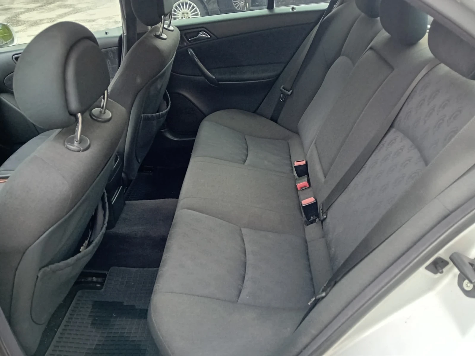 Mercedes-Benz C 220, снимка 11 - Автомобили и джипове - 54541115