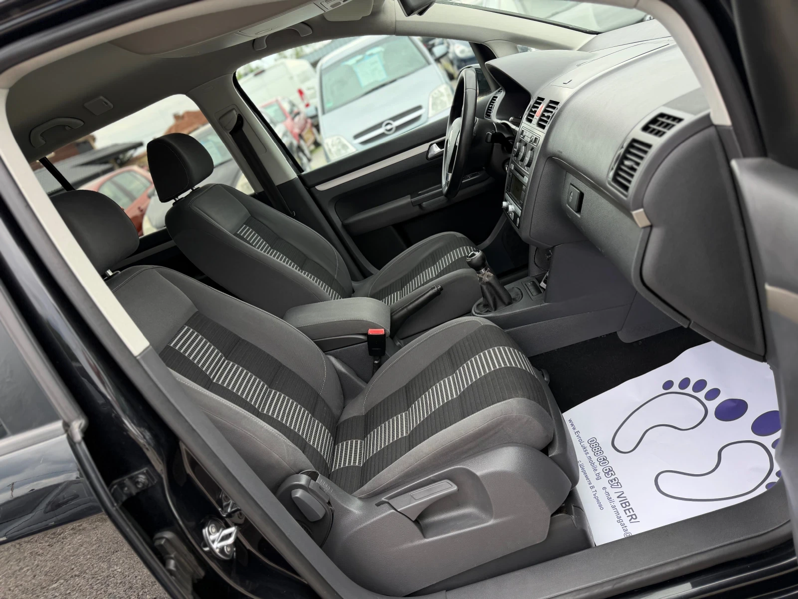 VW Touran 1.9TDI 105кс 6ск 7-МЕСТА НАВИ КЛИМАТРОНИК ПОДГРЕВ, снимка 14 - Автомобили и джипове - 54752761
