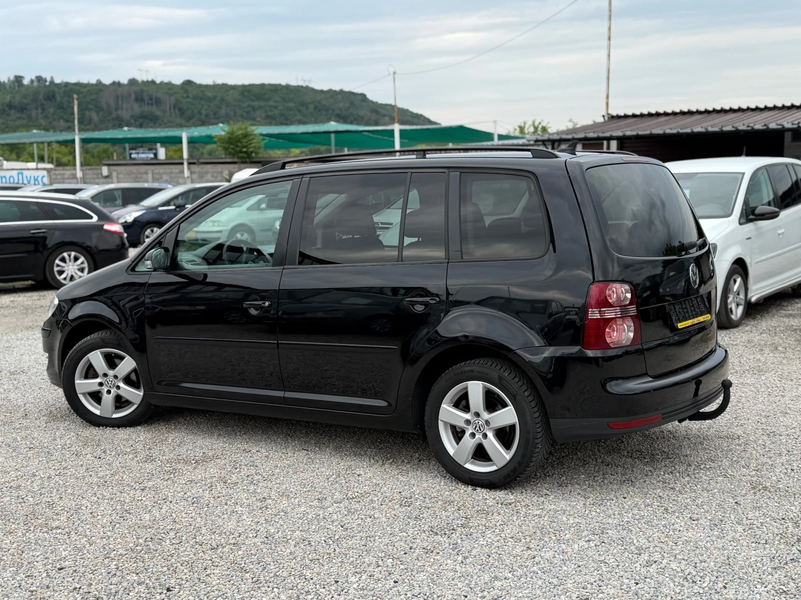VW Touran 1.9TDI 105кс 6ск 7-МЕСТА НАВИ КЛИМАТРОНИК ПОДГРЕВ, снимка 8 - Автомобили и джипове - 54752761