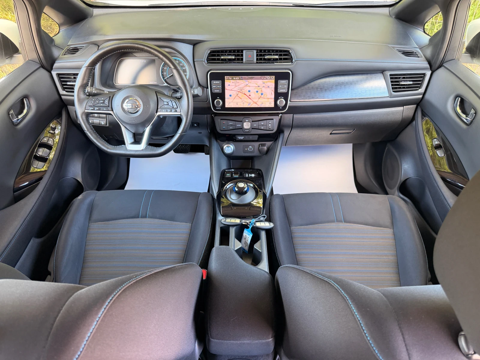 Nissan Leaf  KEYLESS-GO-НАВИ-КАМЕРА-360-LED-34X.KM-УНИКАТ-НОВА!, снимка 14 - Автомобили и джипове - 54904812