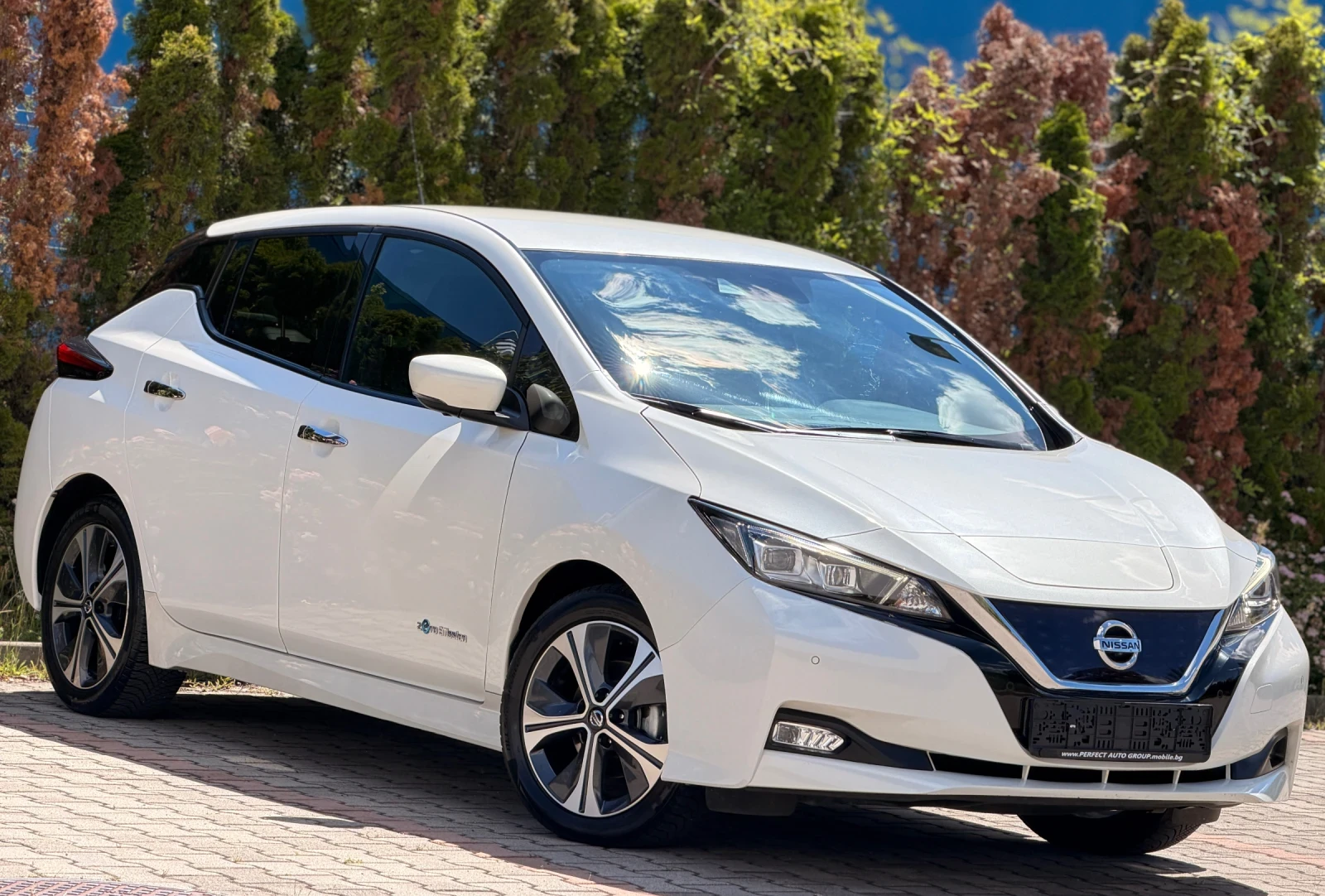 Nissan Leaf  KEYLESS-GO-НАВИ-КАМЕРА-360-LED-34X.KM-УНИКАТ-НОВА!, снимка 6 - Автомобили и джипове - 54904812