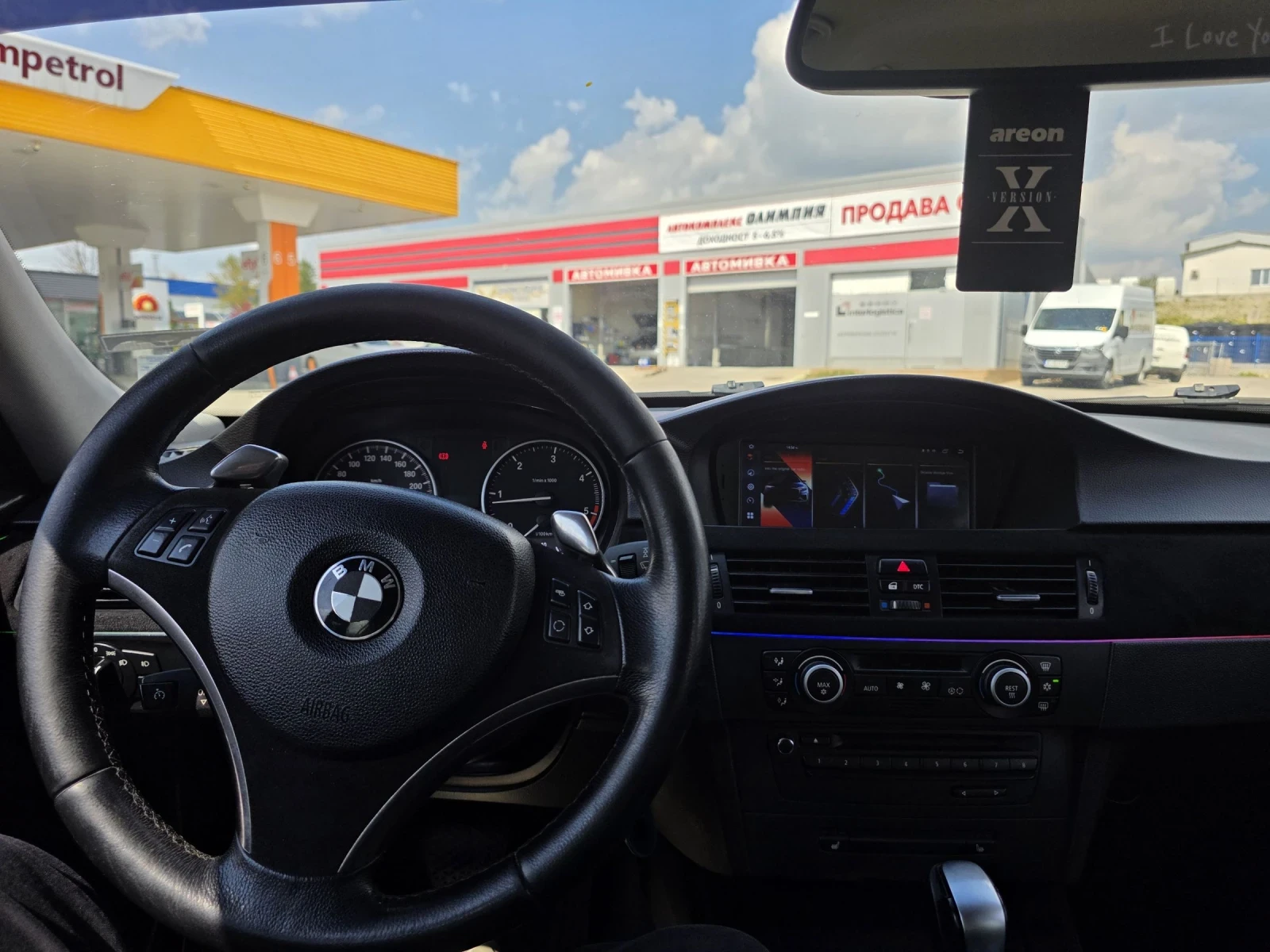 BMW 320, снимка 13 - Автомобили и джипове - 55378919