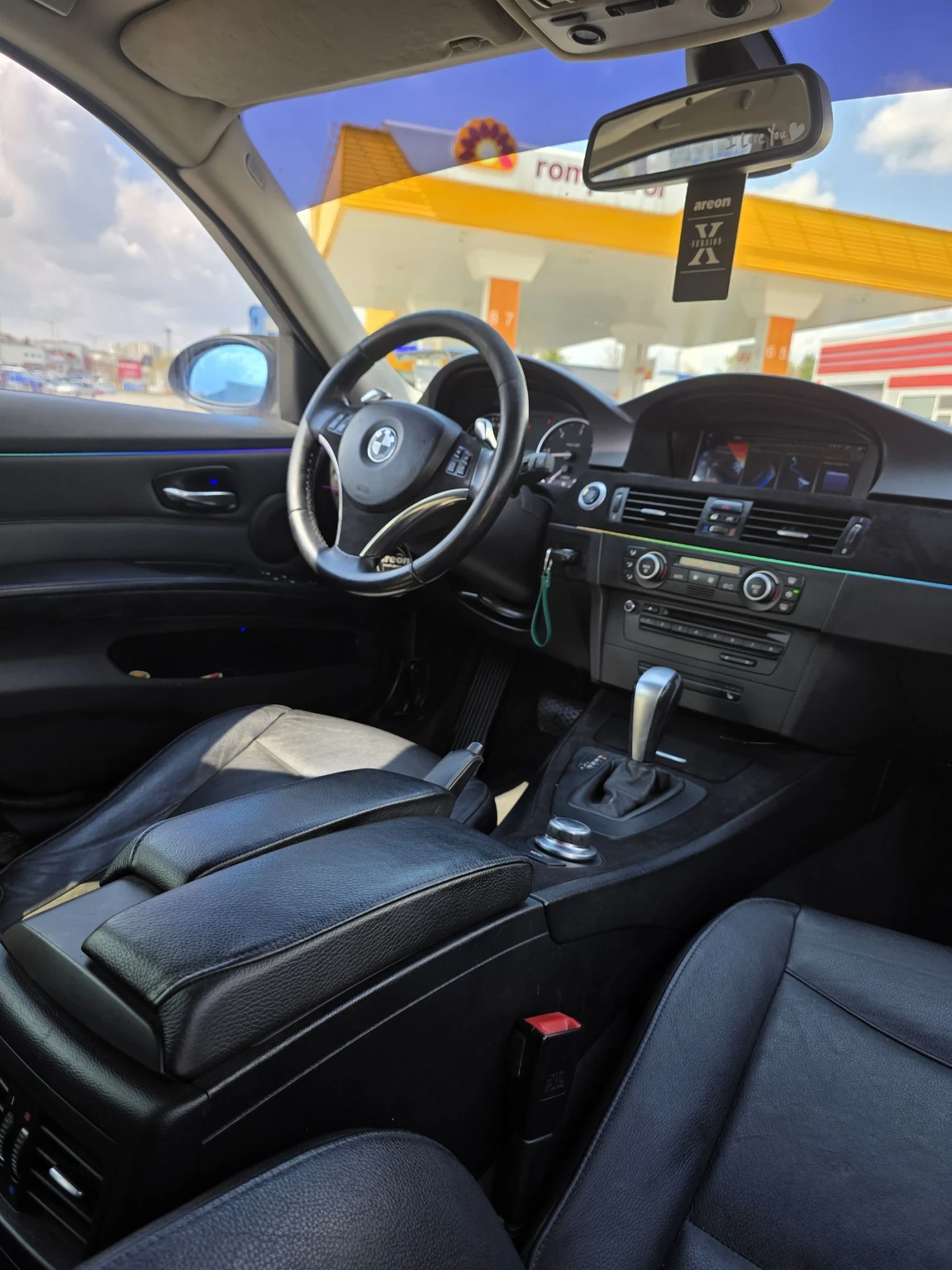 BMW 320, снимка 10 - Автомобили и джипове - 55378919