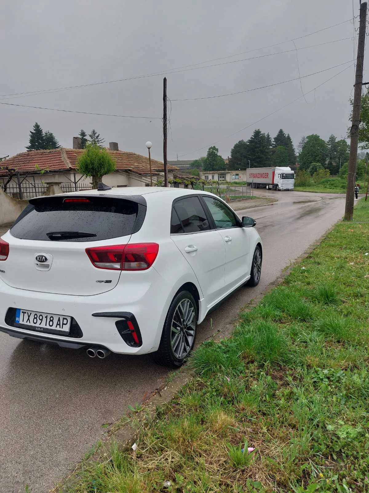 Kia Rio, снимка 8 - Автомобили и джипове - 55480675