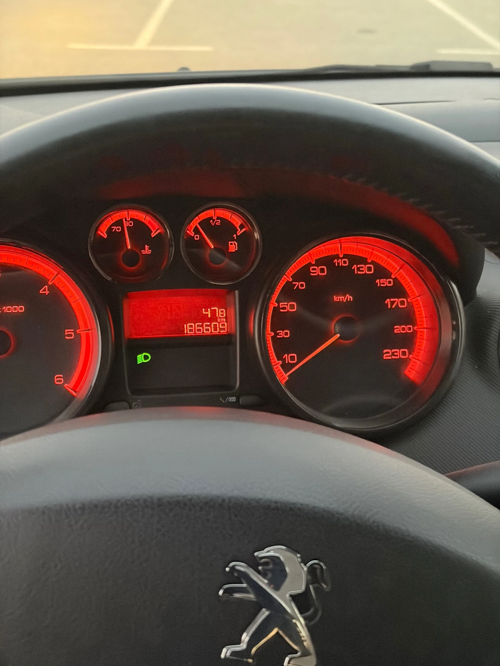Peugeot 308 FACE 1.6 E-HDI 180.000 KM, снимка 9 - Автомобили и джипове - 55756352